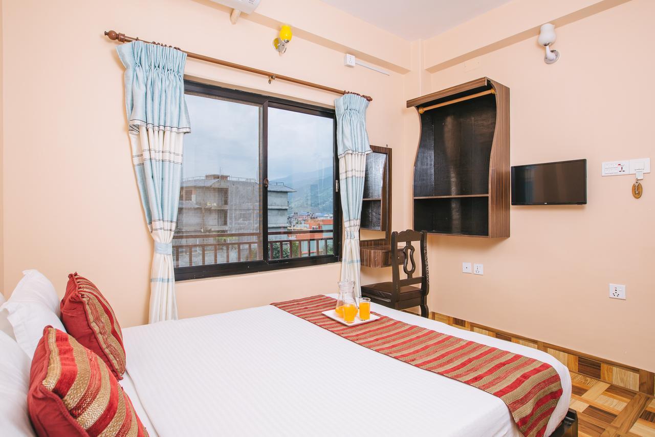 Hotel Ezen Покхара Экстерьер фото